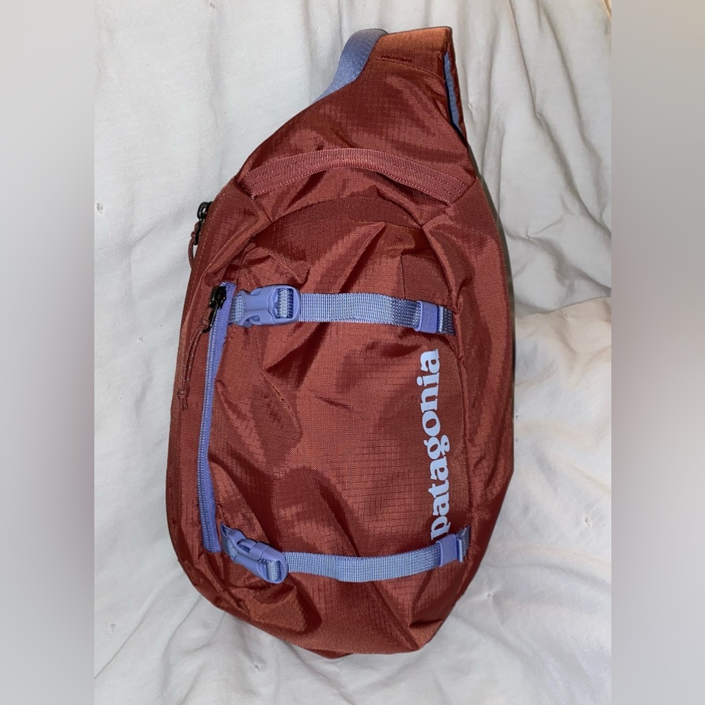 Patagonia Atom 8L Sling Bag in “Rosehip” - EUC!!